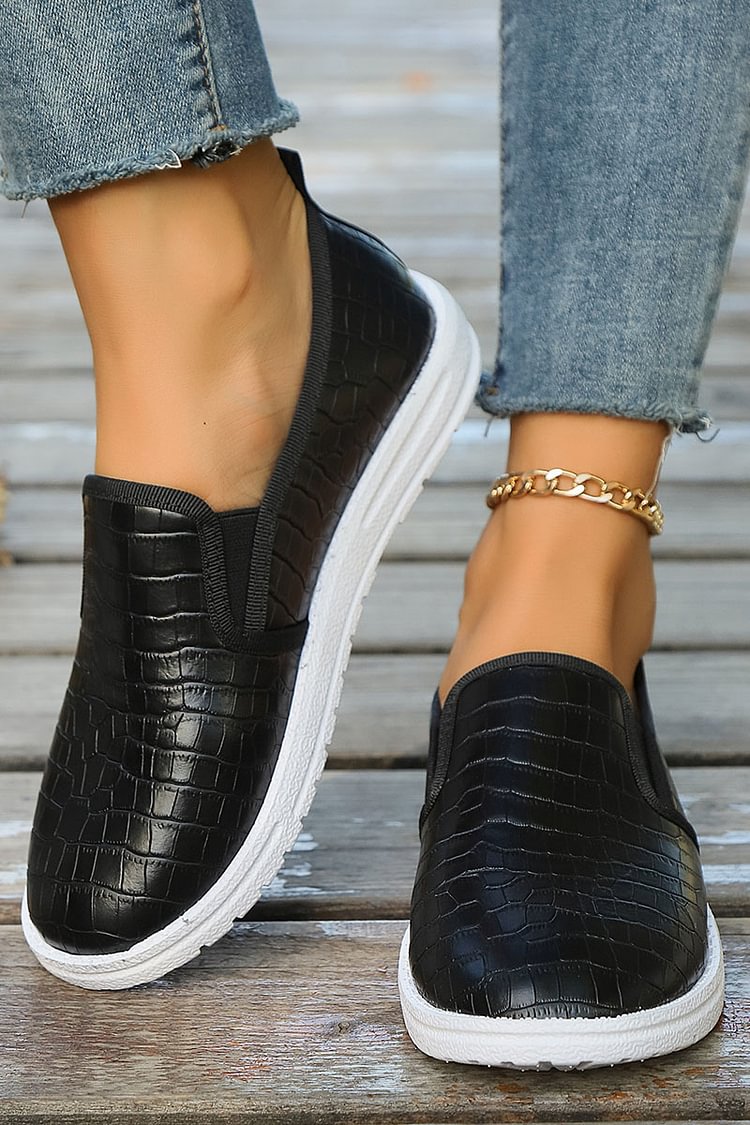 Lillian textured slip-on shoes on foot