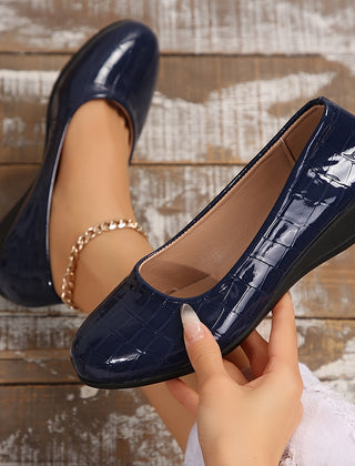 Anwen Low-Wedge Pumps in Navy