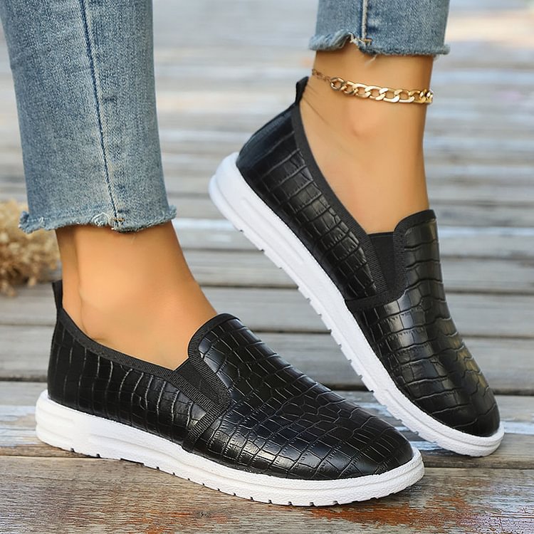 Lillian textured slip-on shoes detail