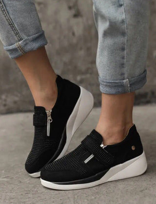 Joanne comfort wedge walking shoes in Black