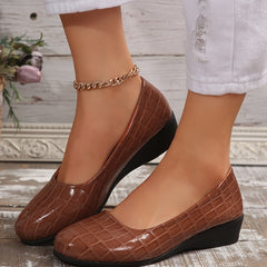 Anwen Low-Wedge Pumps