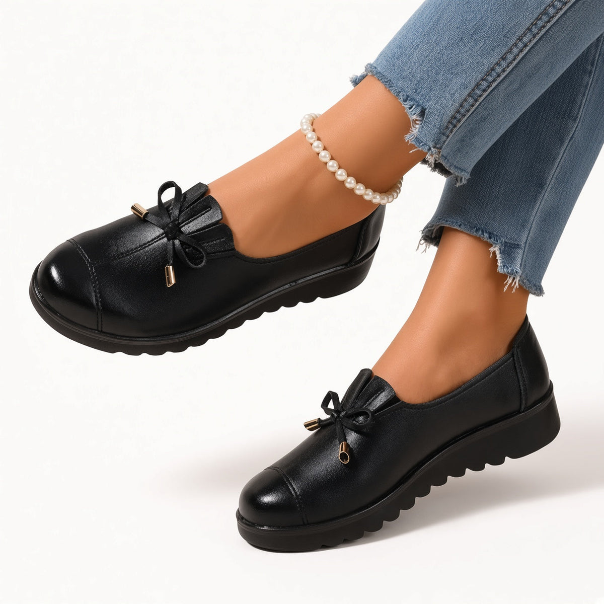 Frances bow-detail comfort loafers in Black