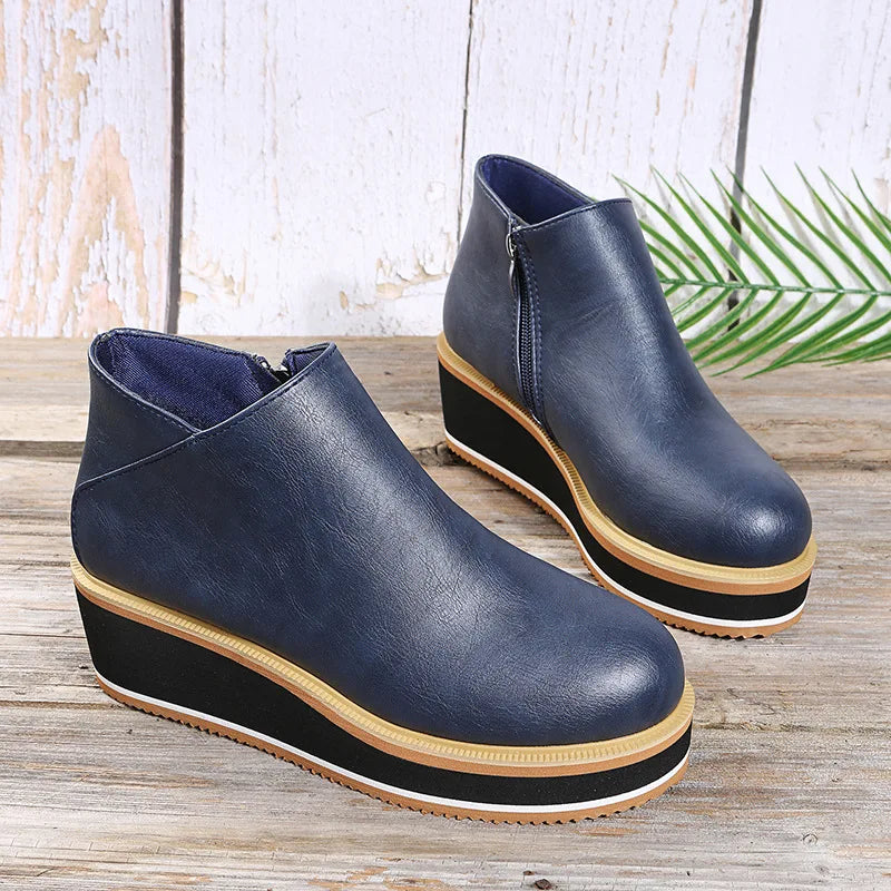 Anneliese platform ankle boots detail
