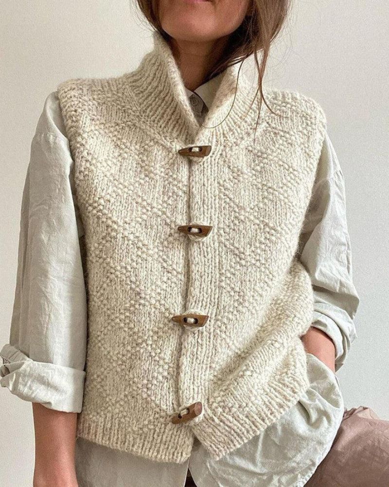 Yvonne | Sleeveless Button Cardigan