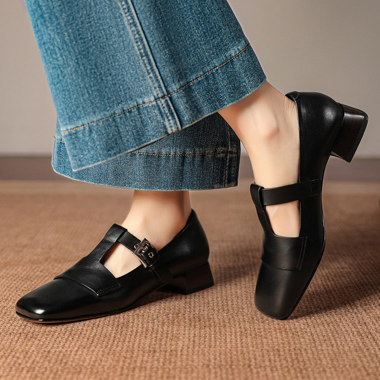 Vivian block heel shoes in Black