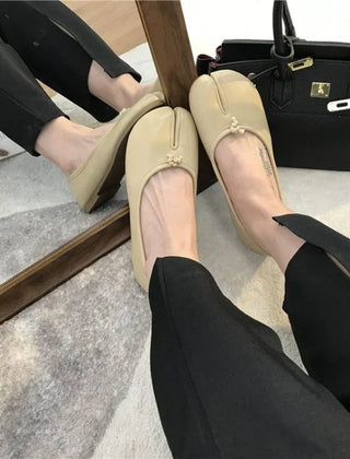 Leonie Split-Toe Ballet Flats in Apricot