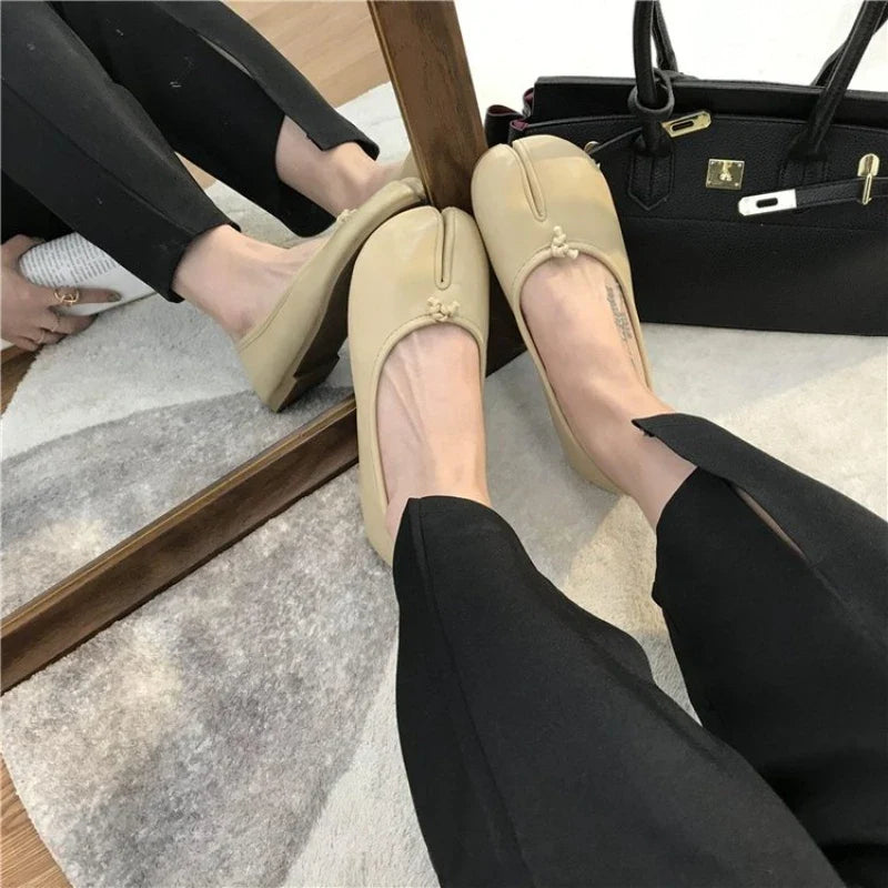 Leonie Split-Toe Ballet Flats in Apricot