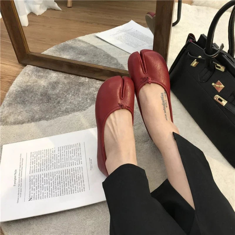 Leonie Split-Toe Ballet Flats in Red