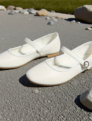 Katarina Classic Mary Jane Flats in White