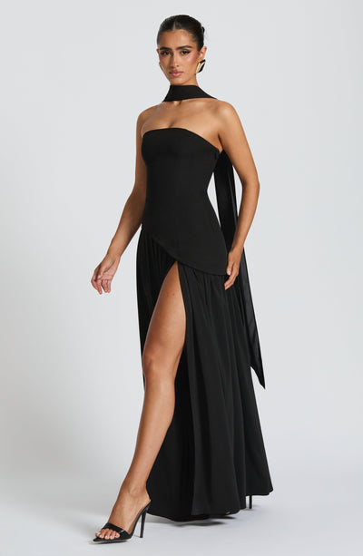 Eula dress in Black