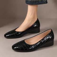 Anwen Low-Wedge Pumps